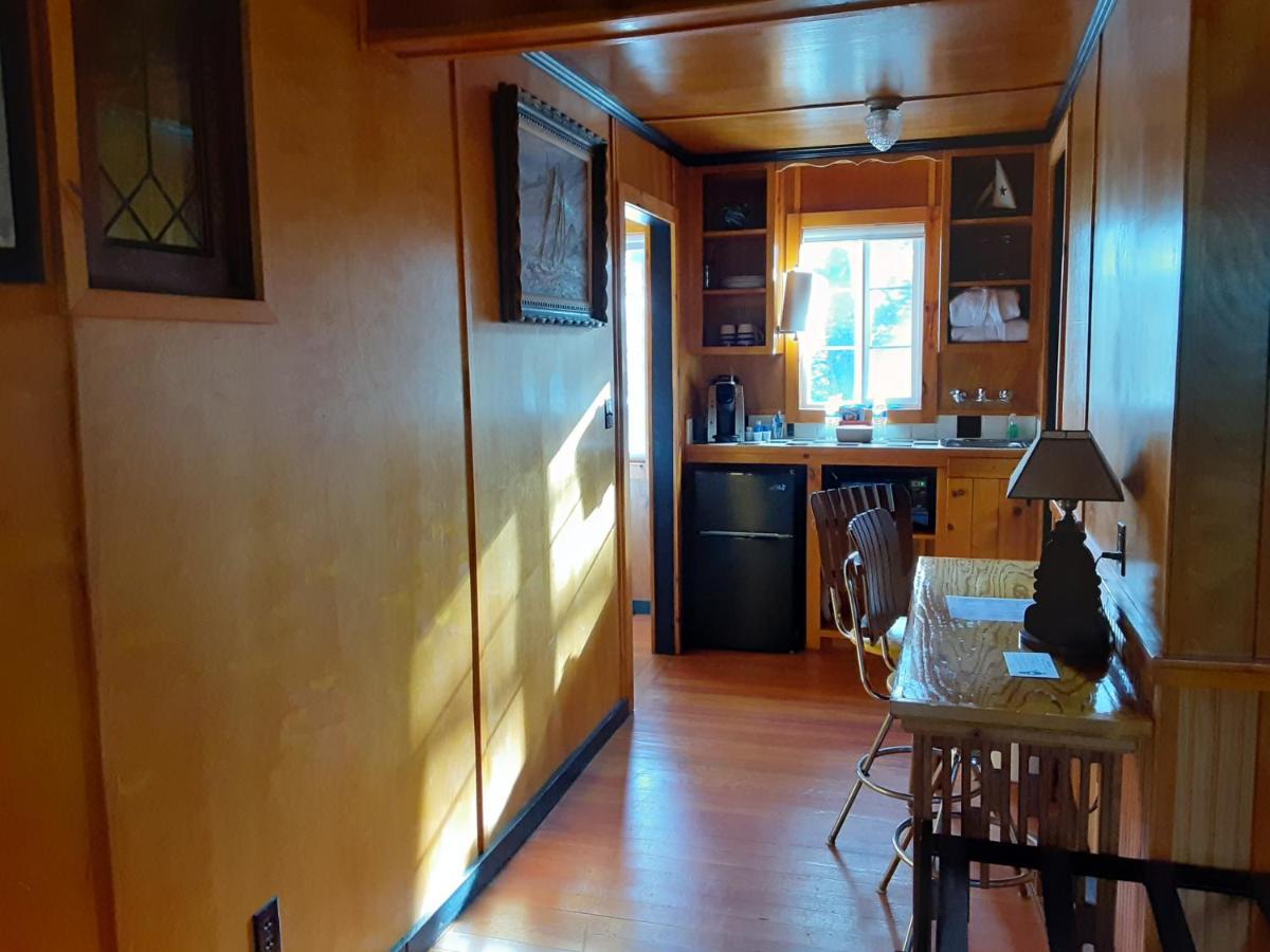 Anchor Inn Resort — photo 23