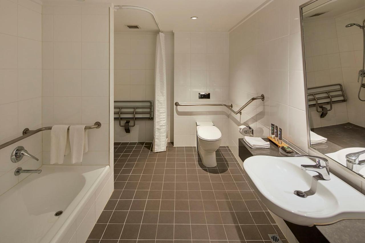 Novotel Melbourne On Collins photo