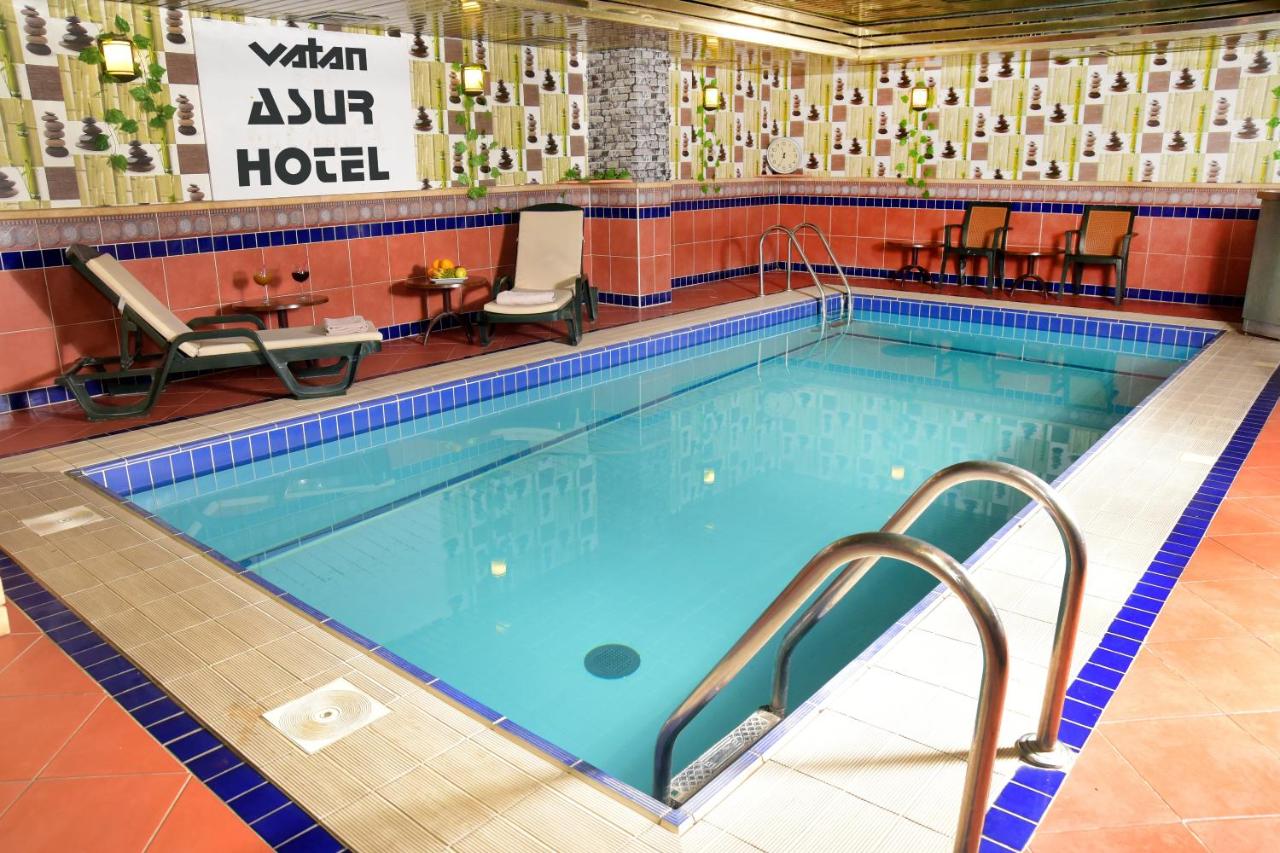 Heated swimming pool: Vatan Asur Hotel