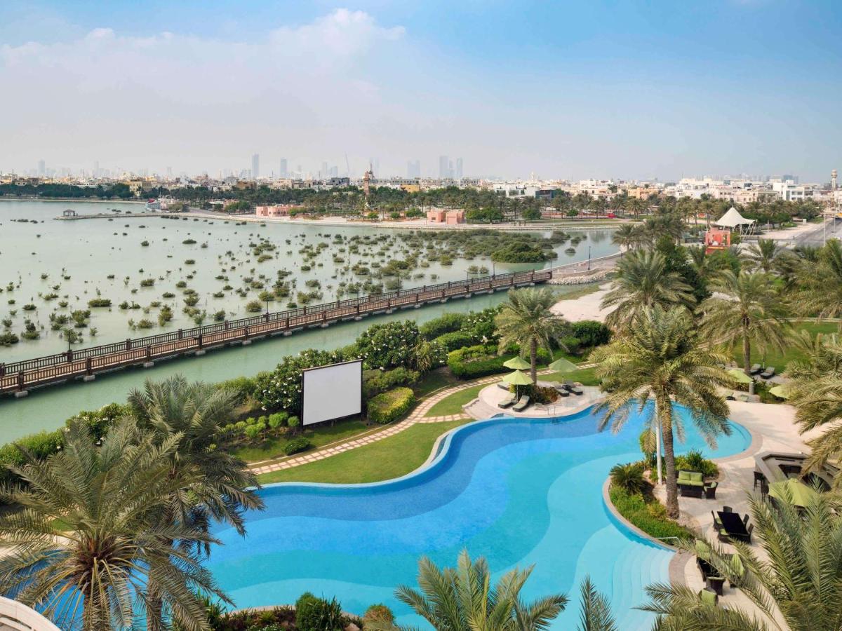 Mövenpick Hotel Bahrain photo