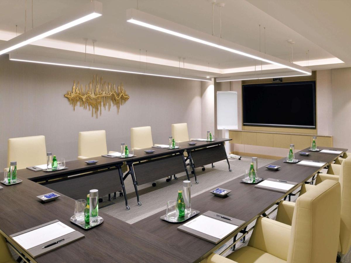 Mövenpick Hotel Bahrain photo