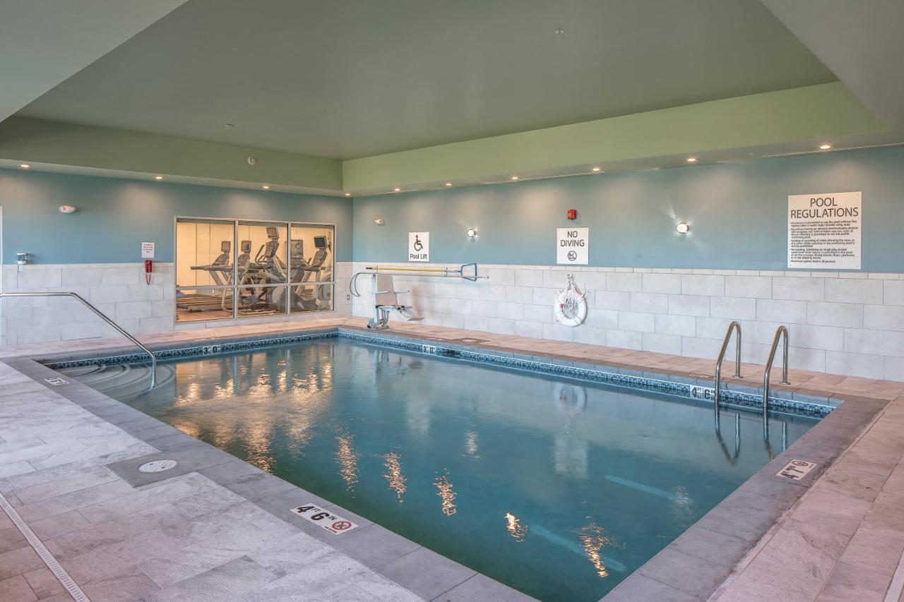 Heated swimming pool: Holiday Inn Express & Suites - West Omaha - Elkhorn, an IHG Hotel