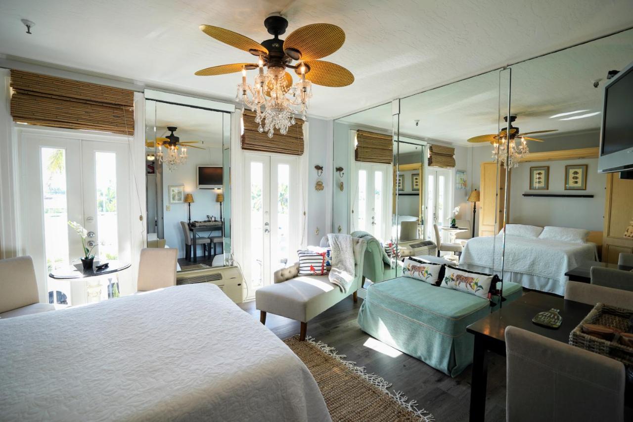 Palm Beach Historic Hotel with Juliette Balconies! — photo 2