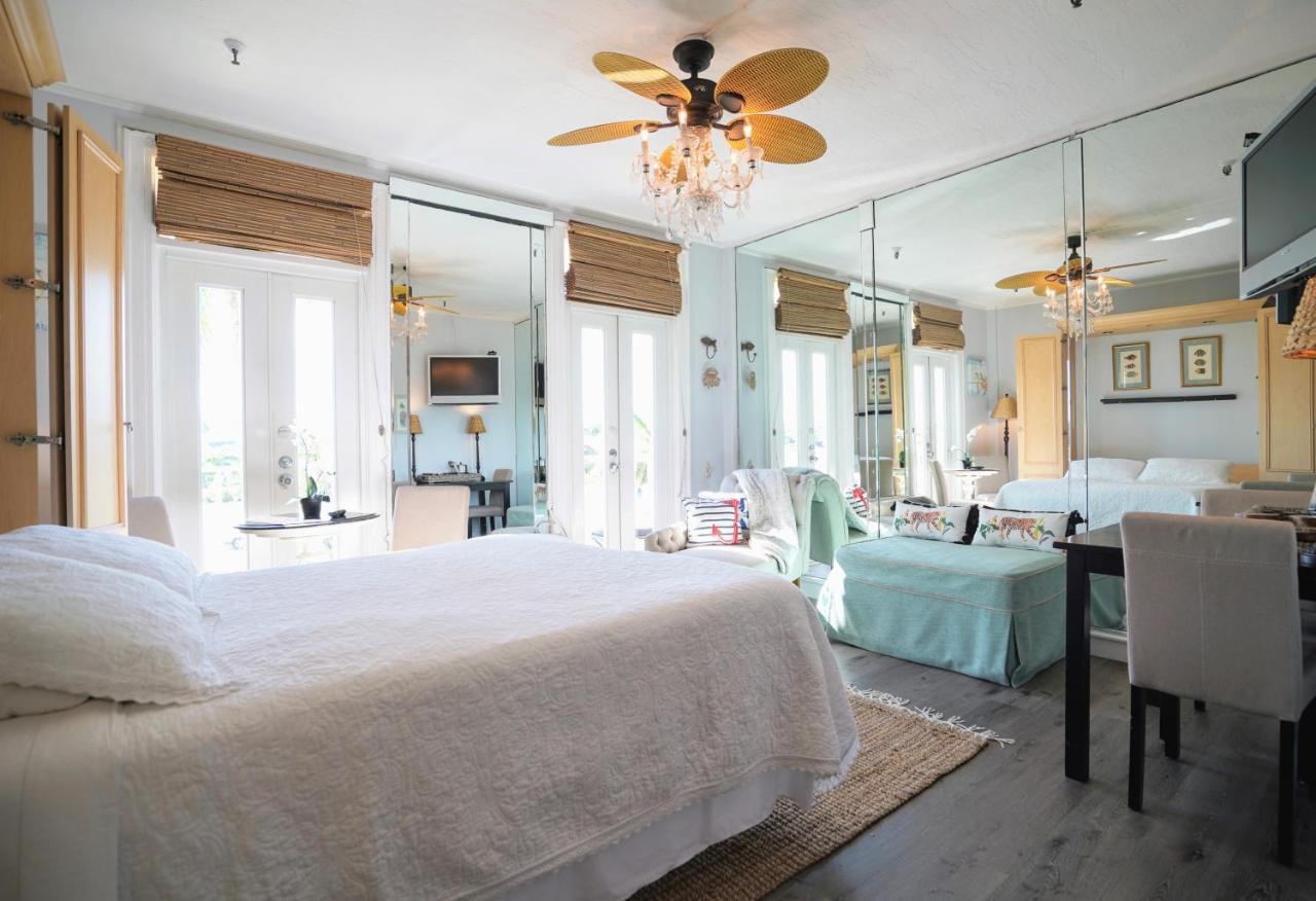 Palm Beach Historic Hotel with Juliette Balconies! — photo 7