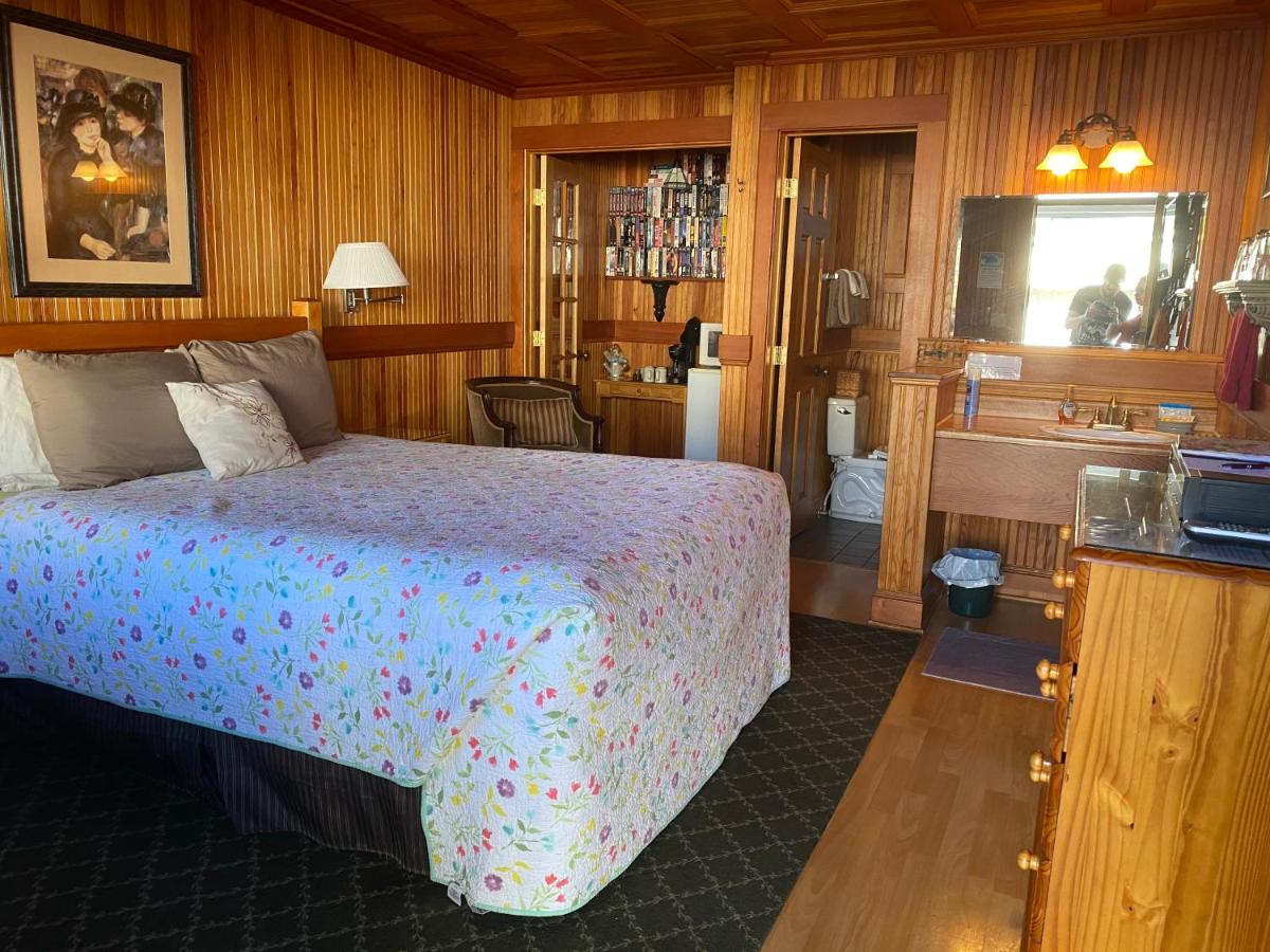 Whistling Winds Motel — photo 14