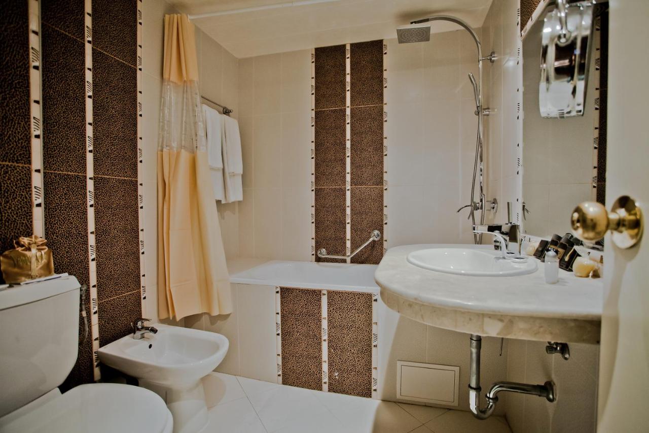 Imperial Palace Hotel photo
