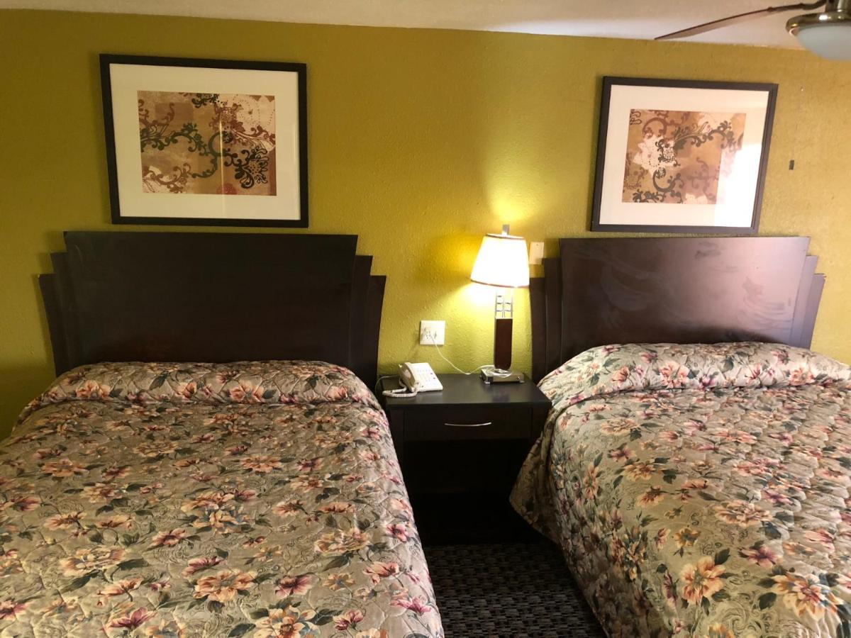 Triangle Motel — photo 17