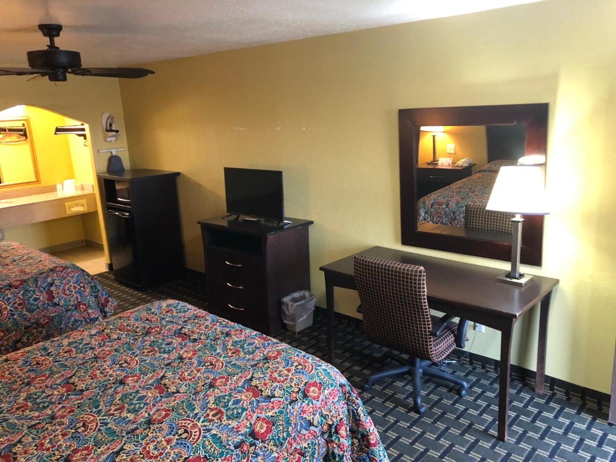 Triangle Motel — photo 8