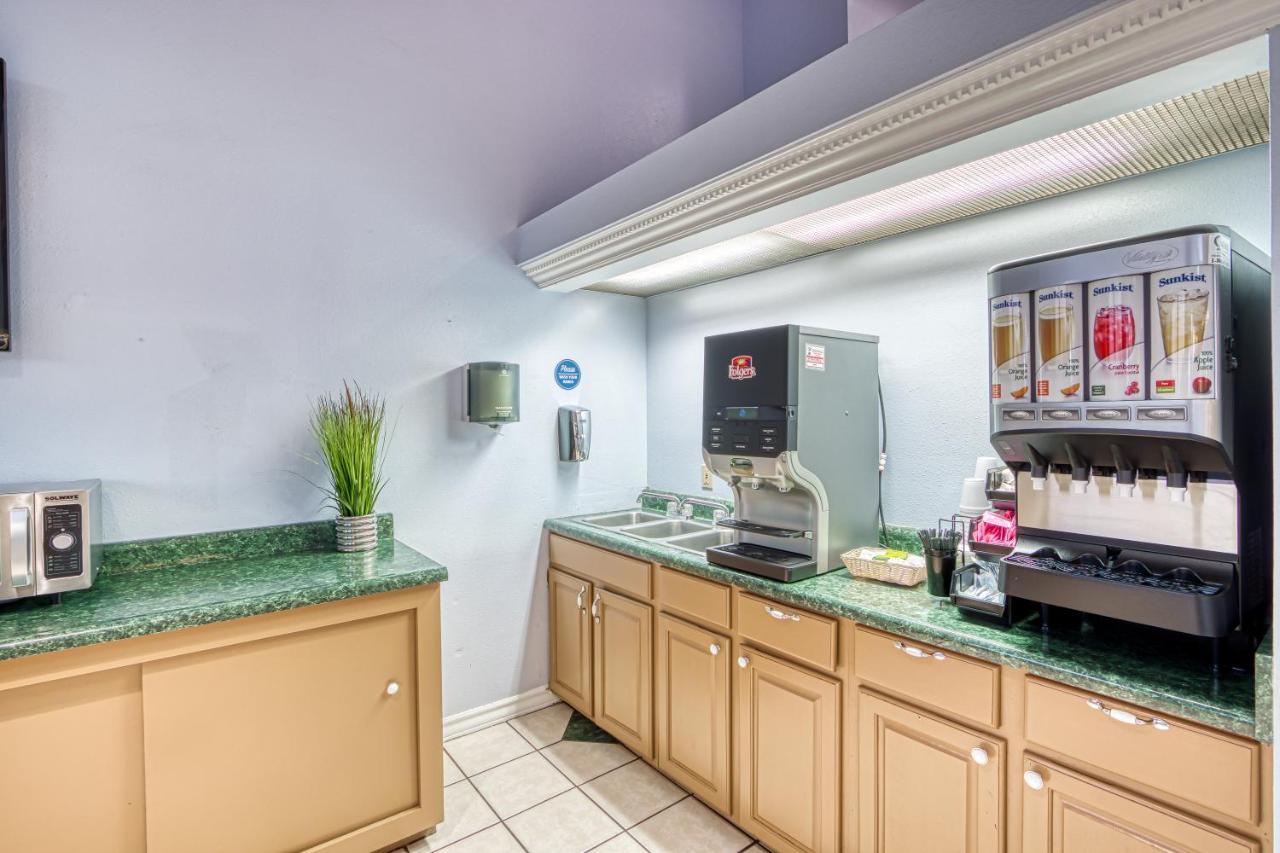 Americana Inn HOTEL — photo 4