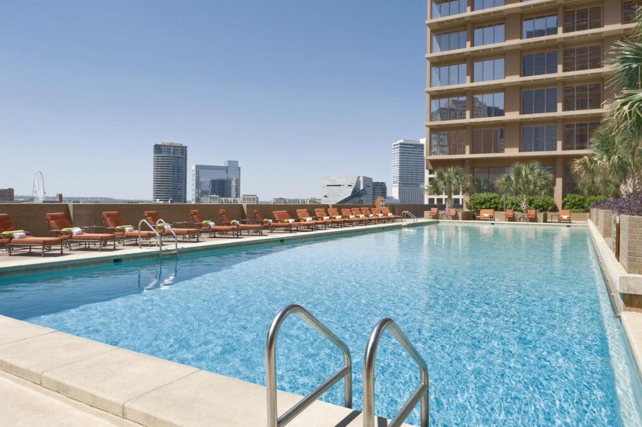 Rooftop swimming pool: Fairmont Dallas