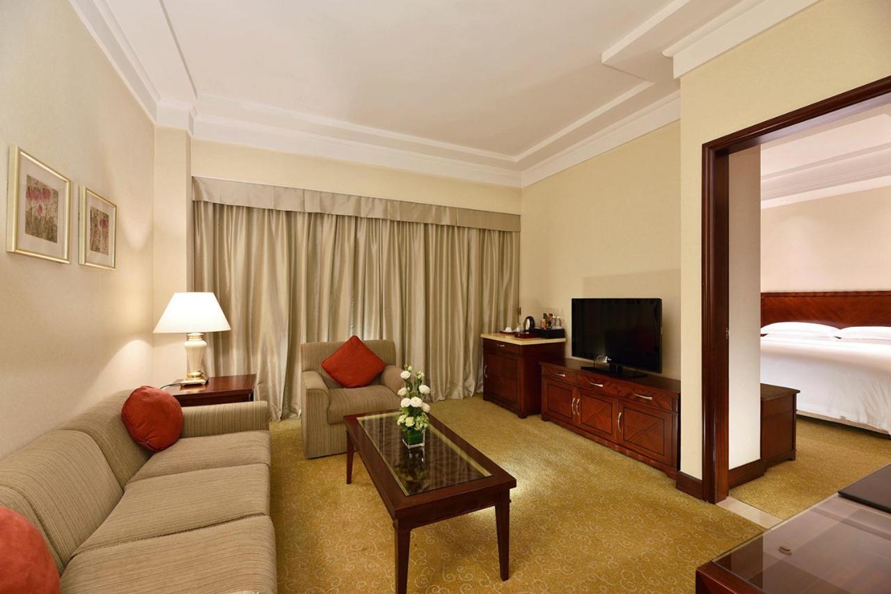 Hotel Equatorial Shanghai photo