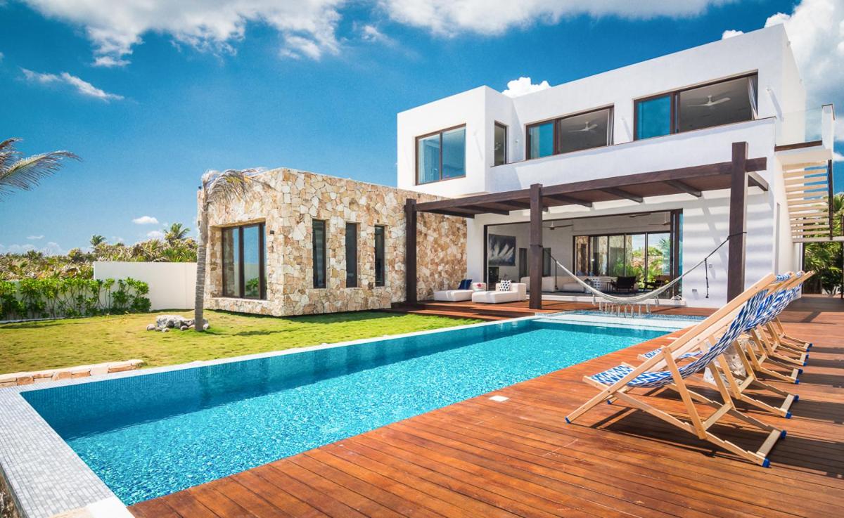 Tankah Tres Villa Sleeps 10 with Pool and Air Con photo