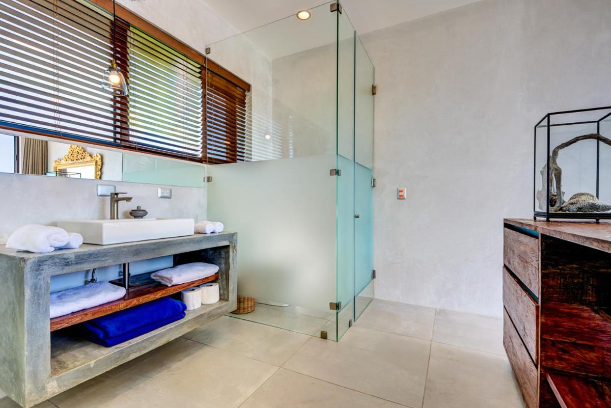 Tankah Tres Villa Sleeps 10 with Pool and Air Con photo