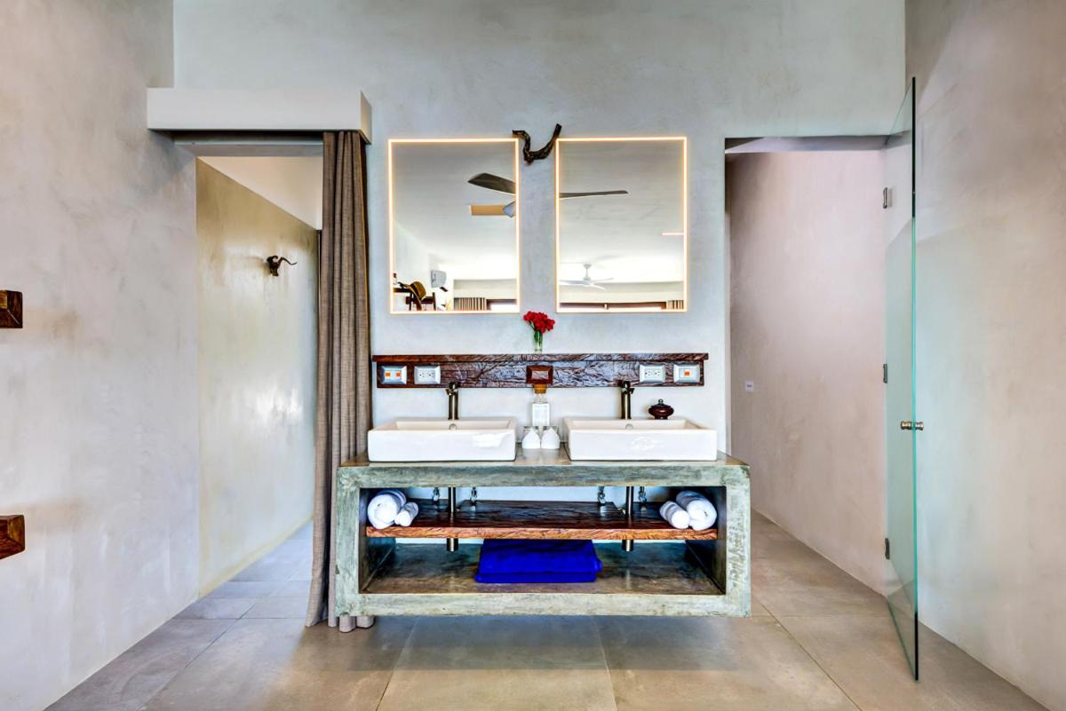 Tankah Tres Villa Sleeps 10 with Pool and Air Con photo