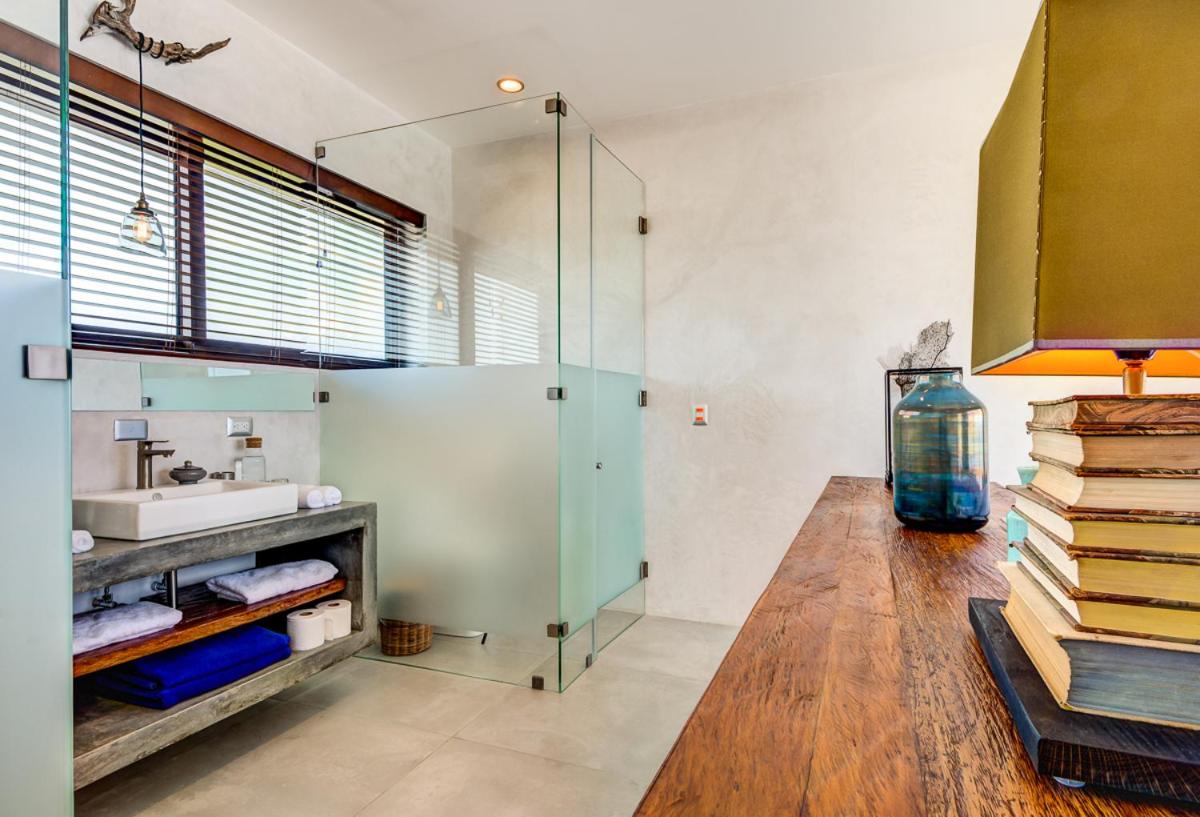Tankah Tres Villa Sleeps 10 with Pool and Air Con photo