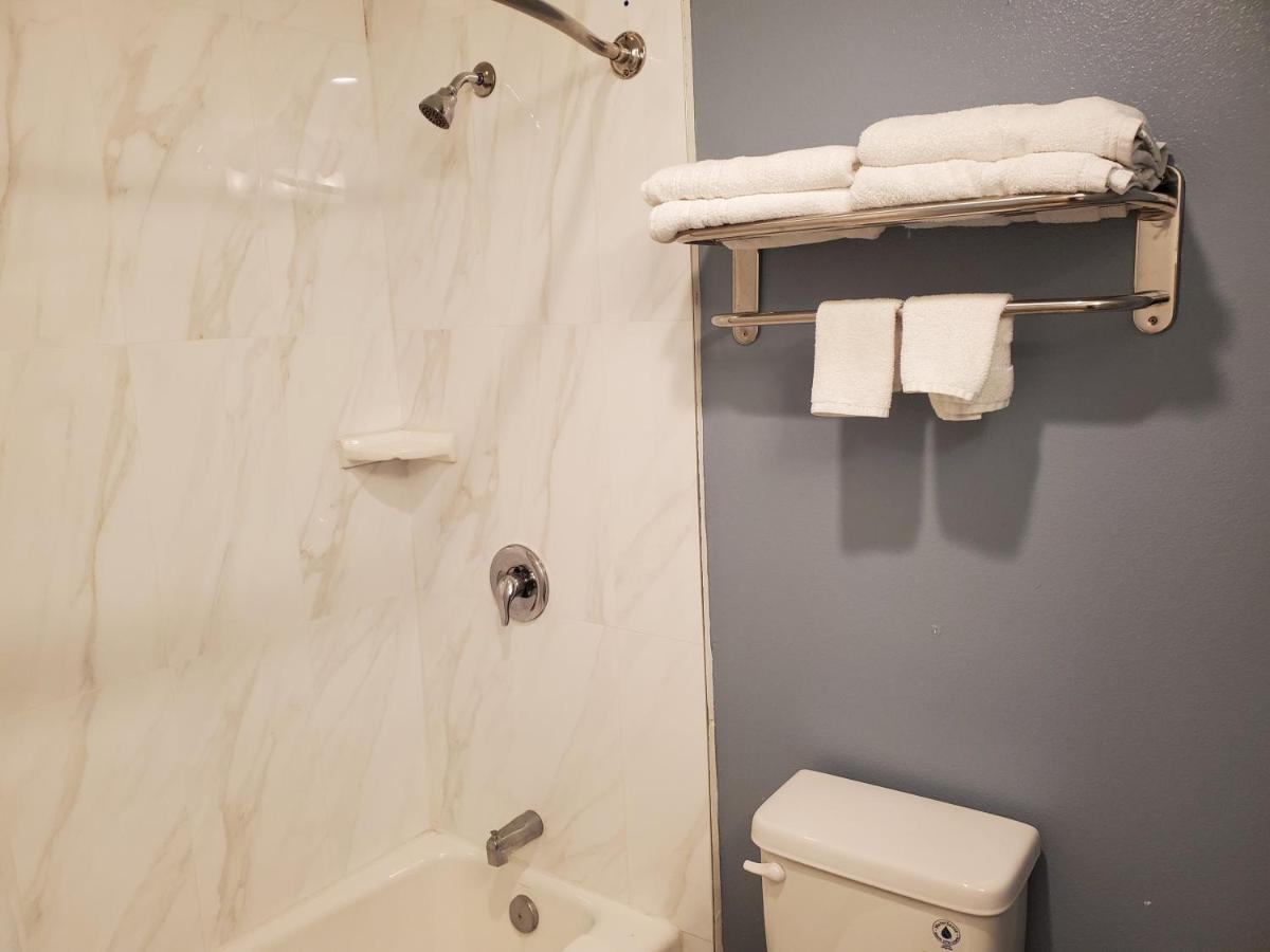 Ocean Surf Inn & Suites — photo 13