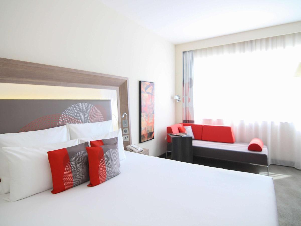 Novotel World Trade Centre Dubai photo