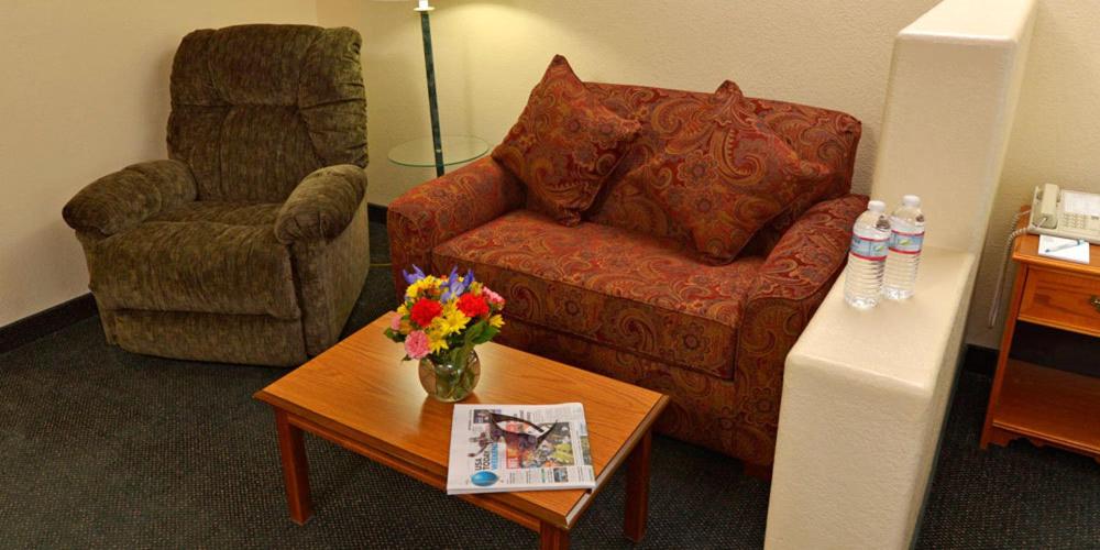 Gateway Studio Suites — photo 10