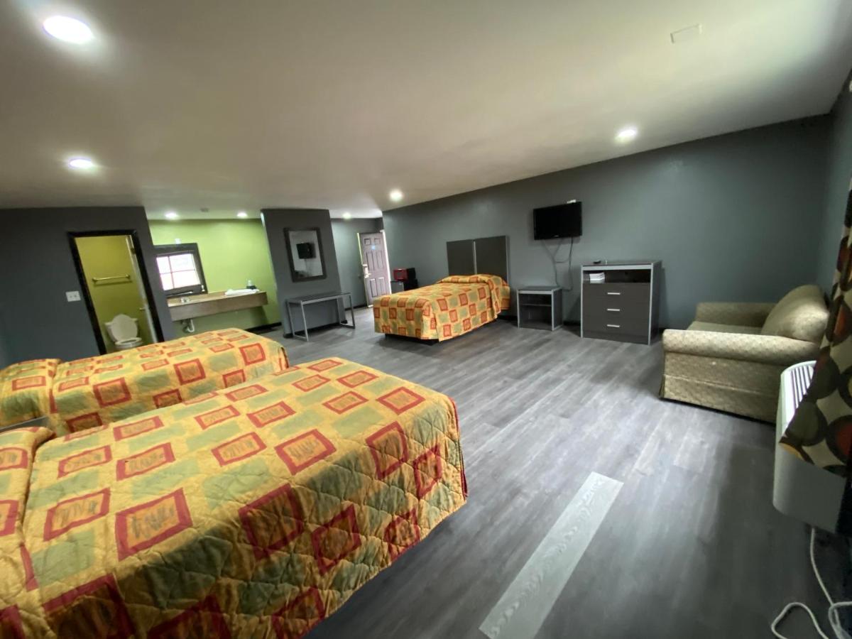 Town House Motel Tupelo — photo 17