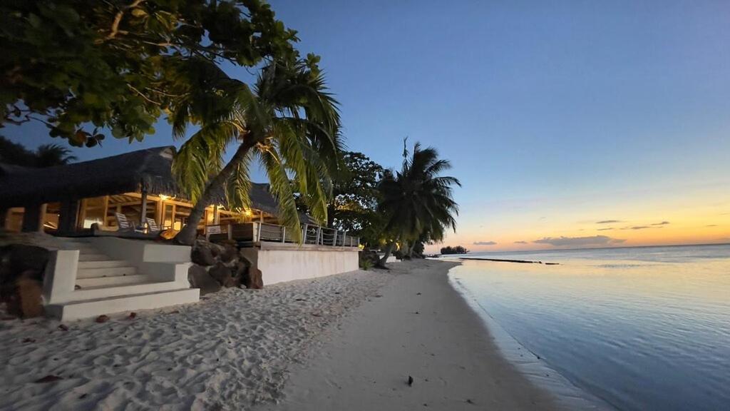 Beach: Moorea Island Beach Hotel