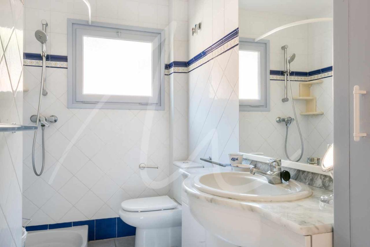Antora Mima by SeaMount Rentals, פאלאפרוגל – מחירים מעודכנים ...