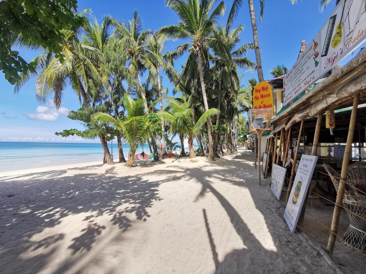 Beach: RedDoorz Premium @ Nigi Nigi Nu Noos Station 2 Boracay