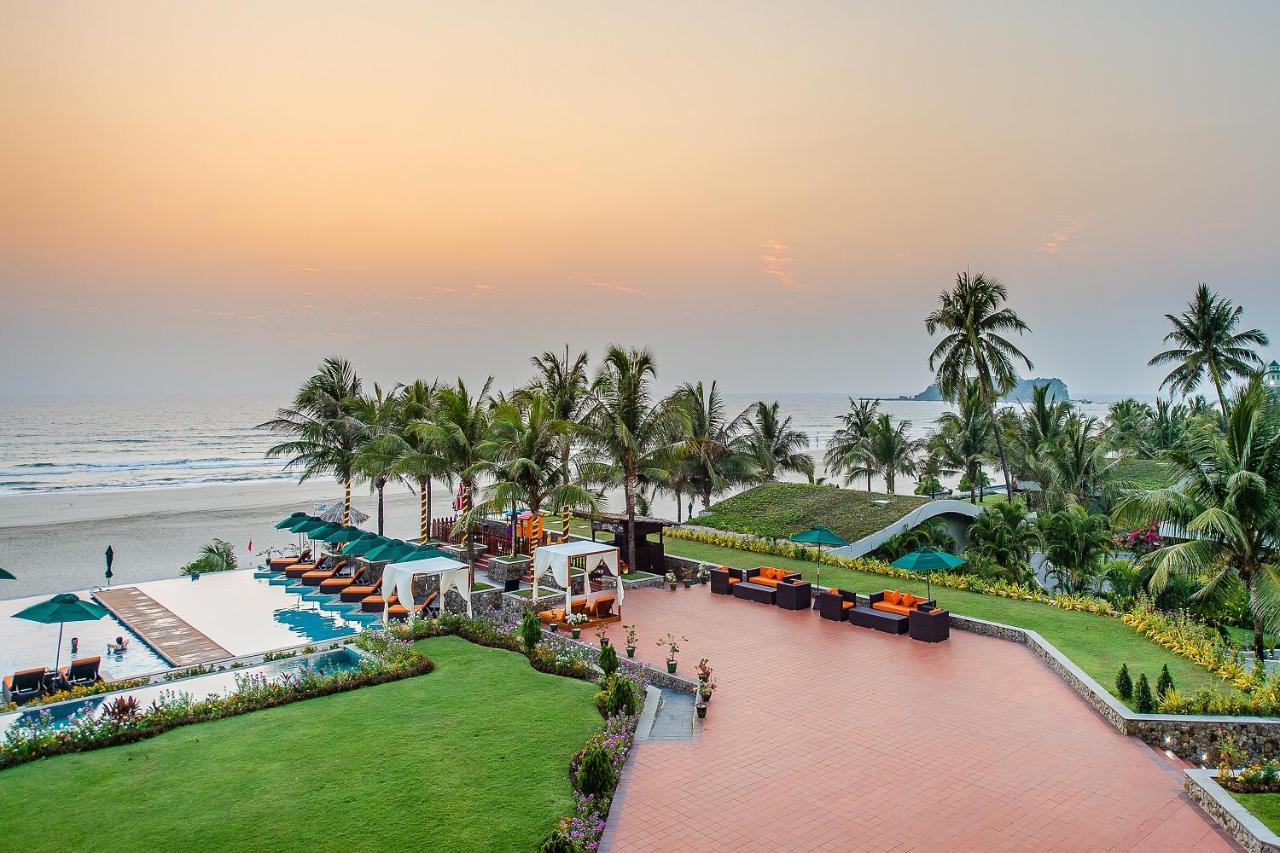 Image: Ngwe Saung Yacht Club & Resort
