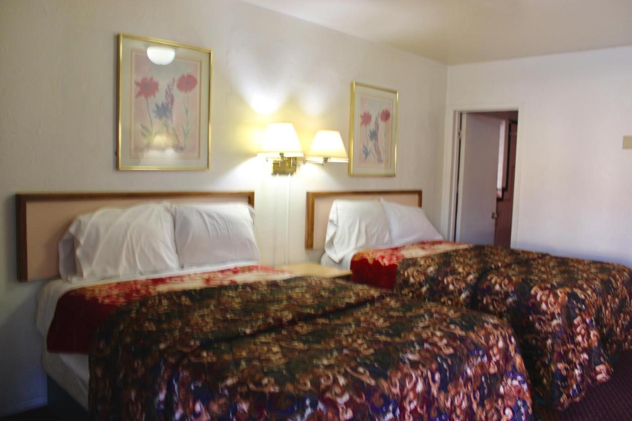 Economy Inn — photo 15