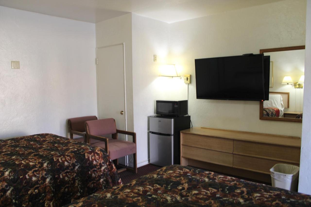 Economy Inn — photo 11
