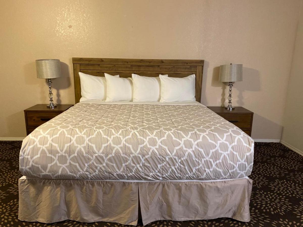 Eagle Hotel — photo 13