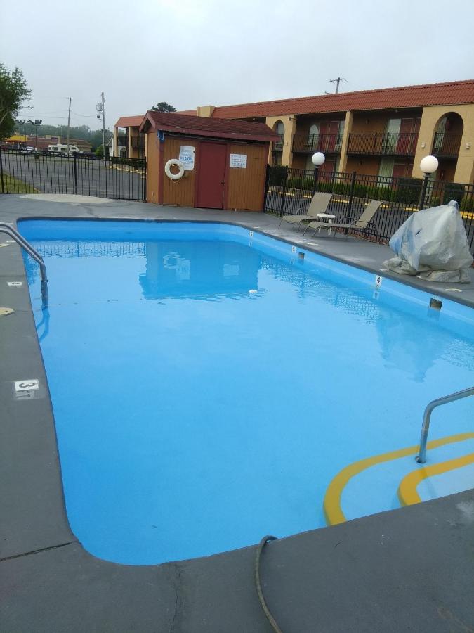 Economy Inn — photo 4