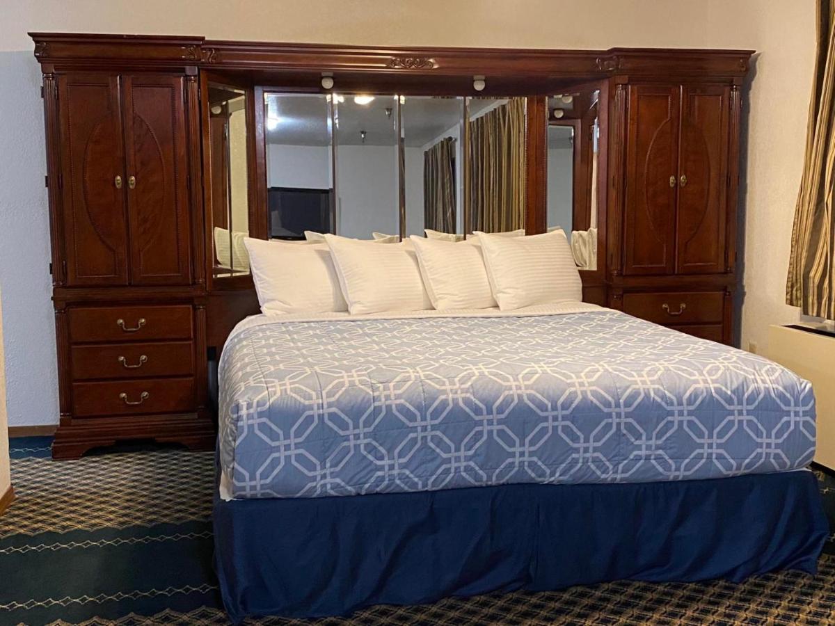 Eagle Hotel — photo 12