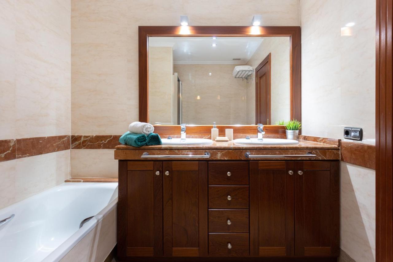 Maravillosa Villa de Lujo con Piscina Privada, Puerto de ...