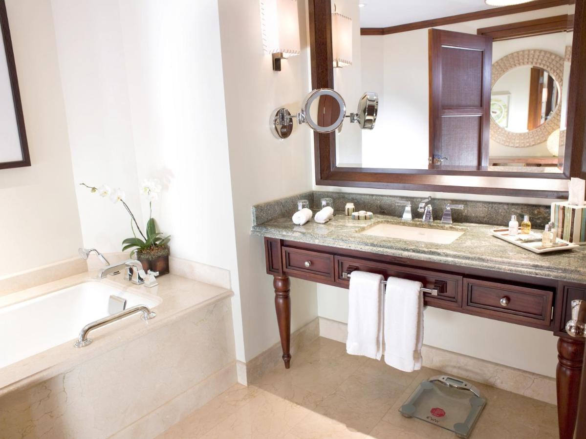 Real InterContinental at Multiplaza Mall, an IHG Hotel photo