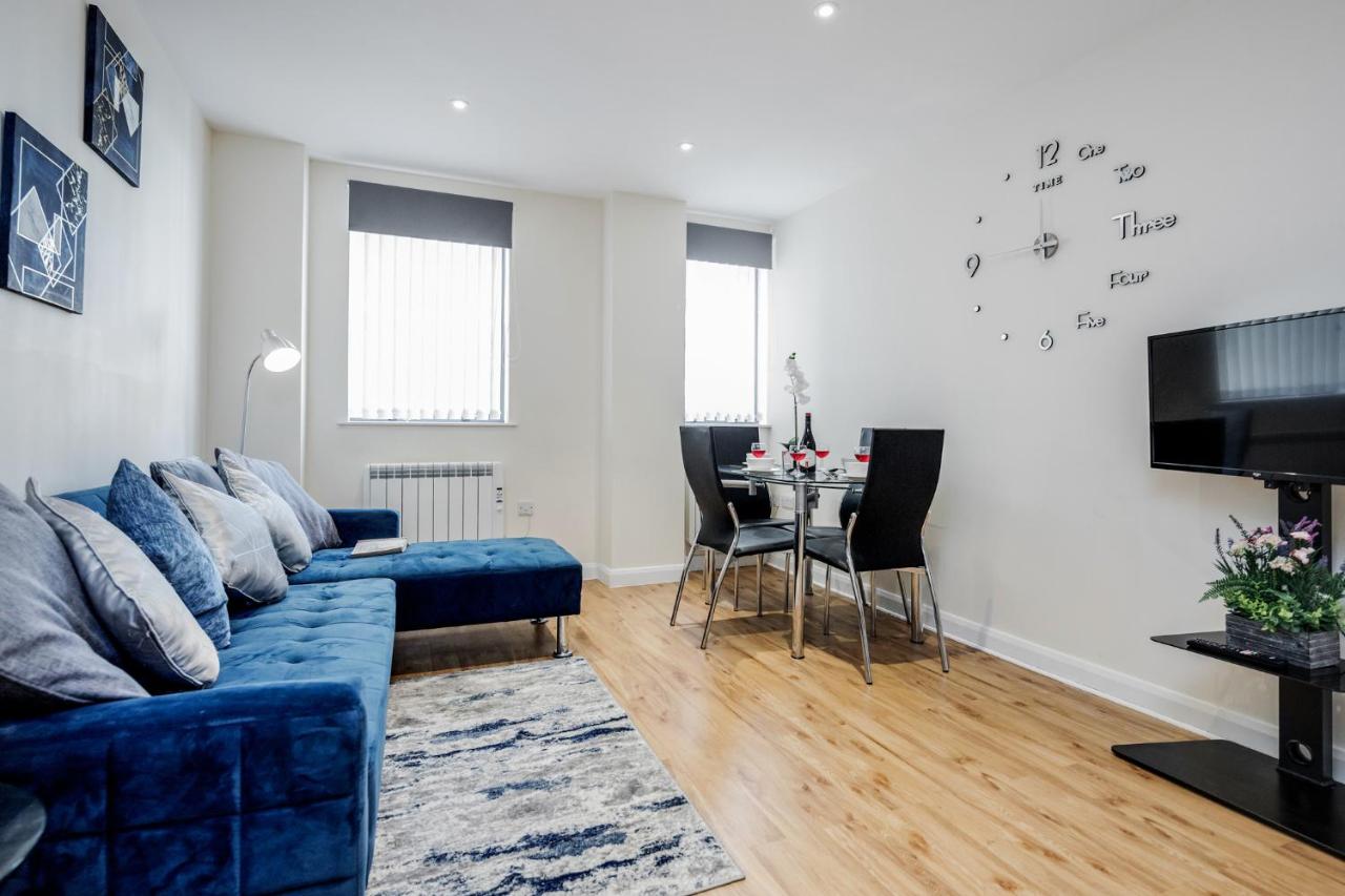 Queens Serviced Apartments - F1 photo