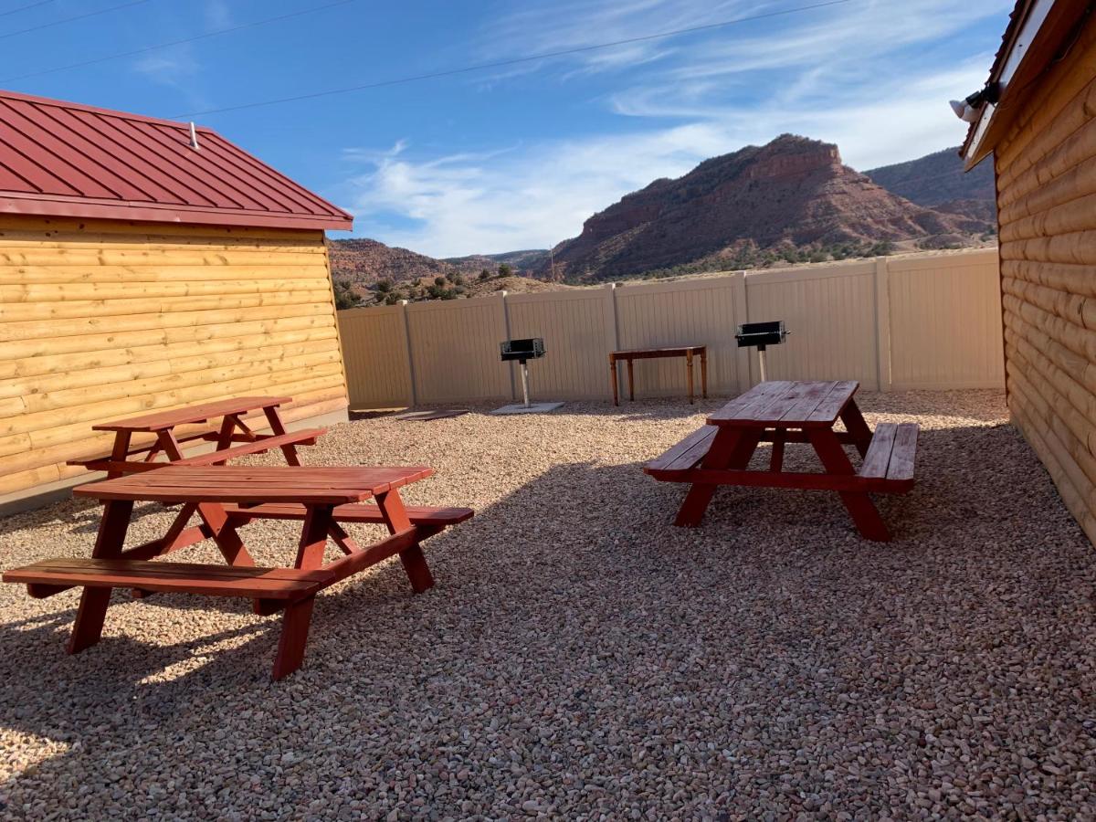 Red Canyon Cabins — photo 9