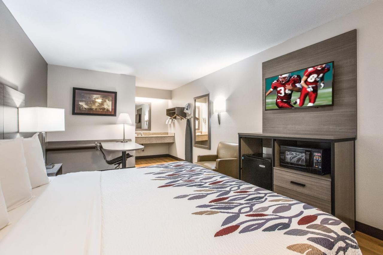 Image: Red Roof Inn Lansing West - MSU