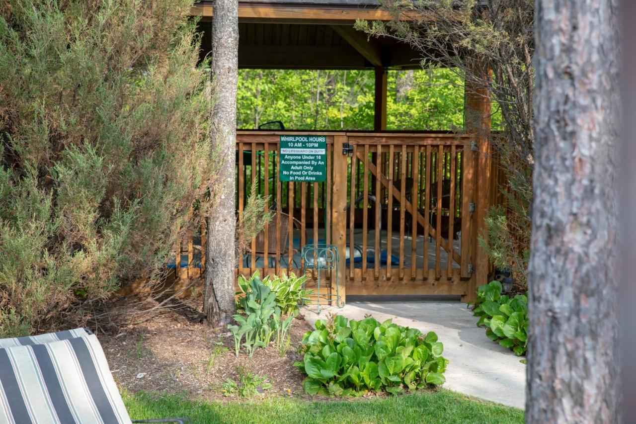Coachlite Inn — photo 12