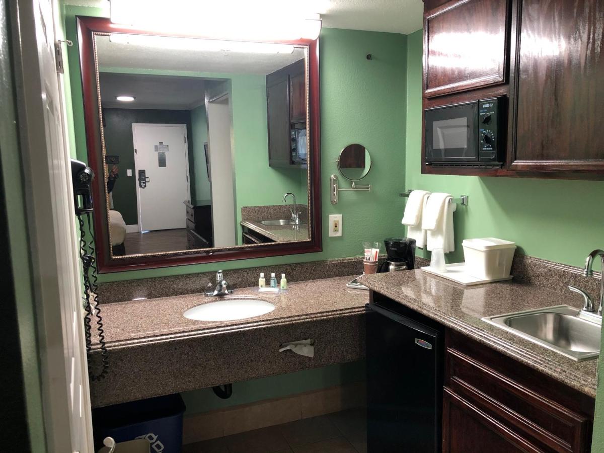 Florida Inn — photo 16