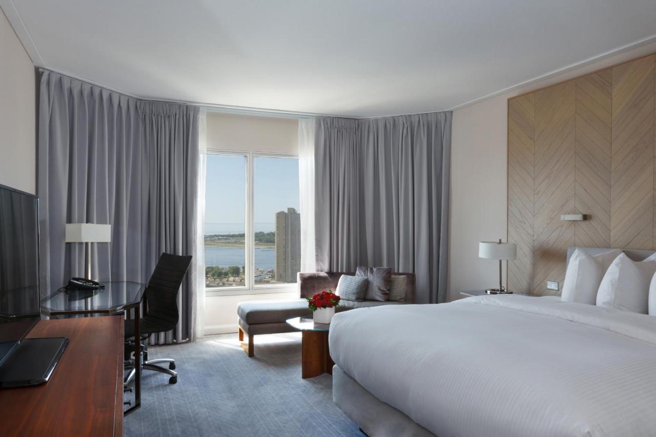 InterContinental Toronto Centre, an IHG Hotel photo