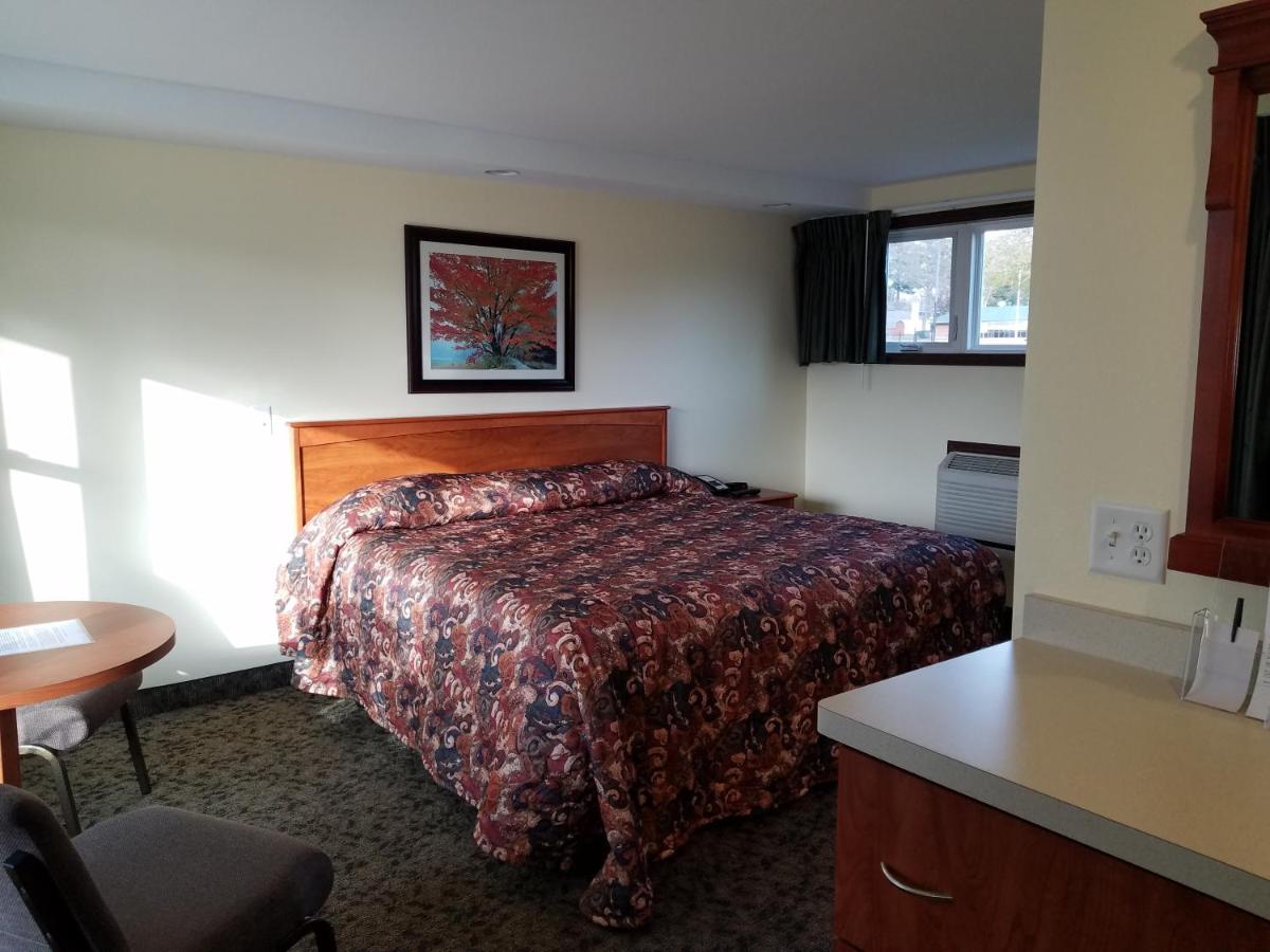 Black Hawk Motel & Suites — photo 7