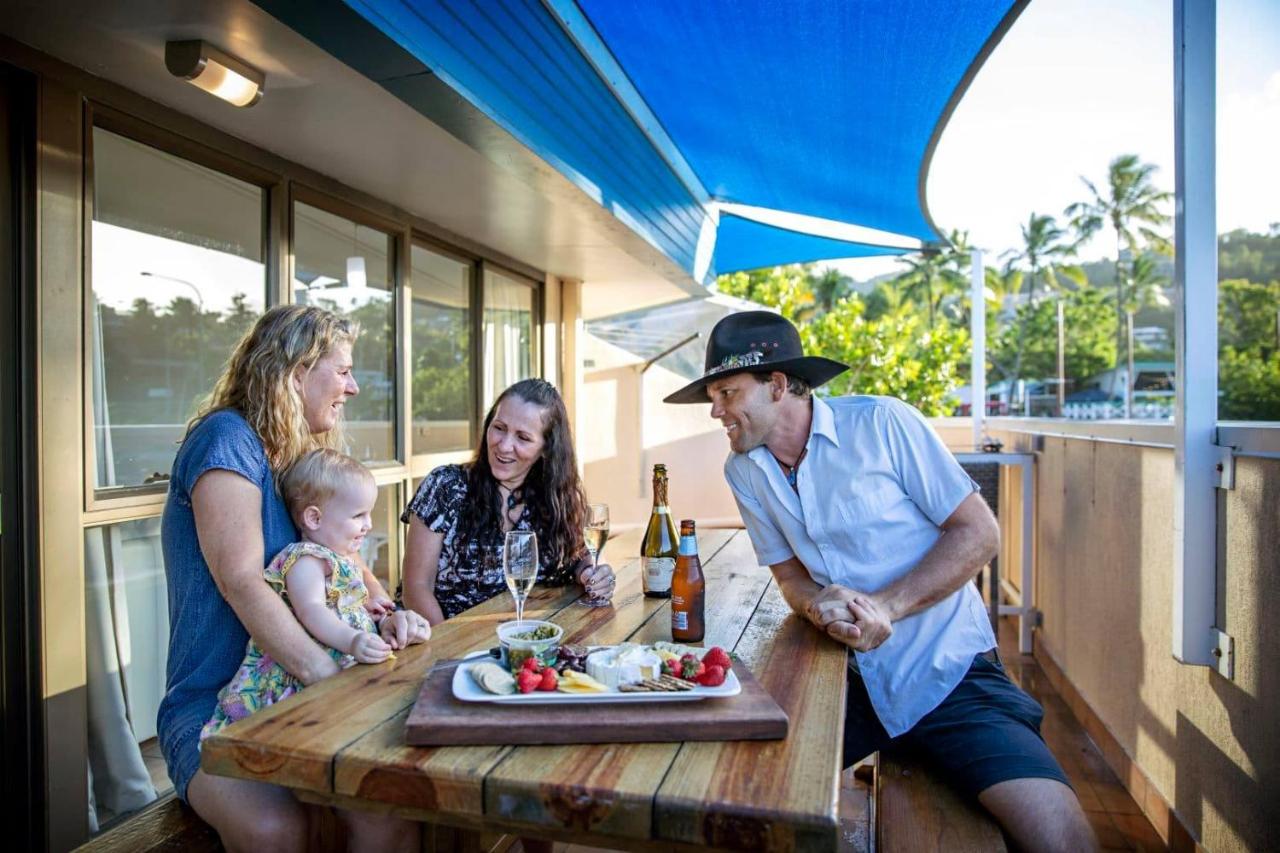 Beach: Heart of Airlie Beach Apartment