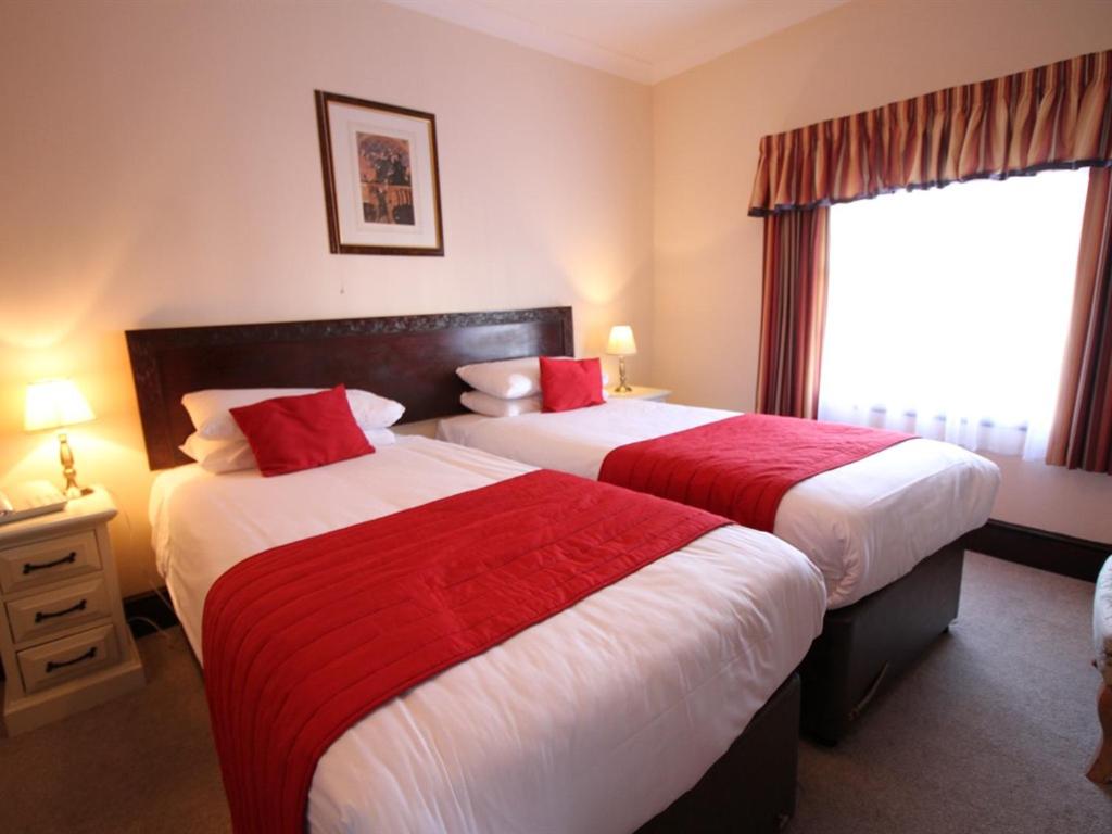 Double or Twin Room with Private Bathroom