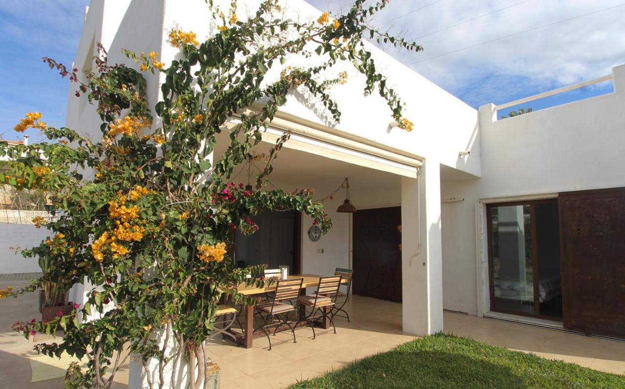VILLA IBIZA STYLE (España Torre de Benagalbón) - Booking.com