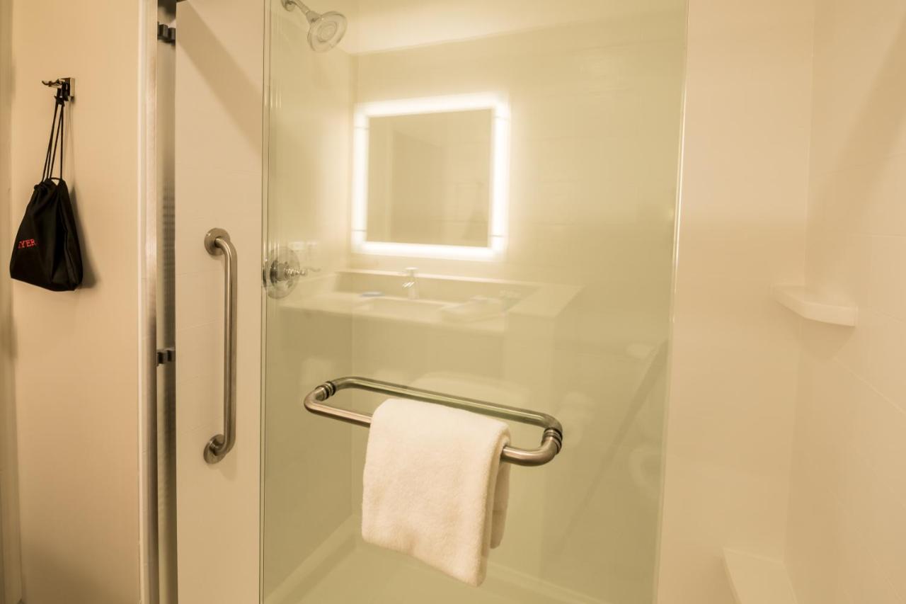 Deluxe Inn Lodging for Business & Workforce — photo 8