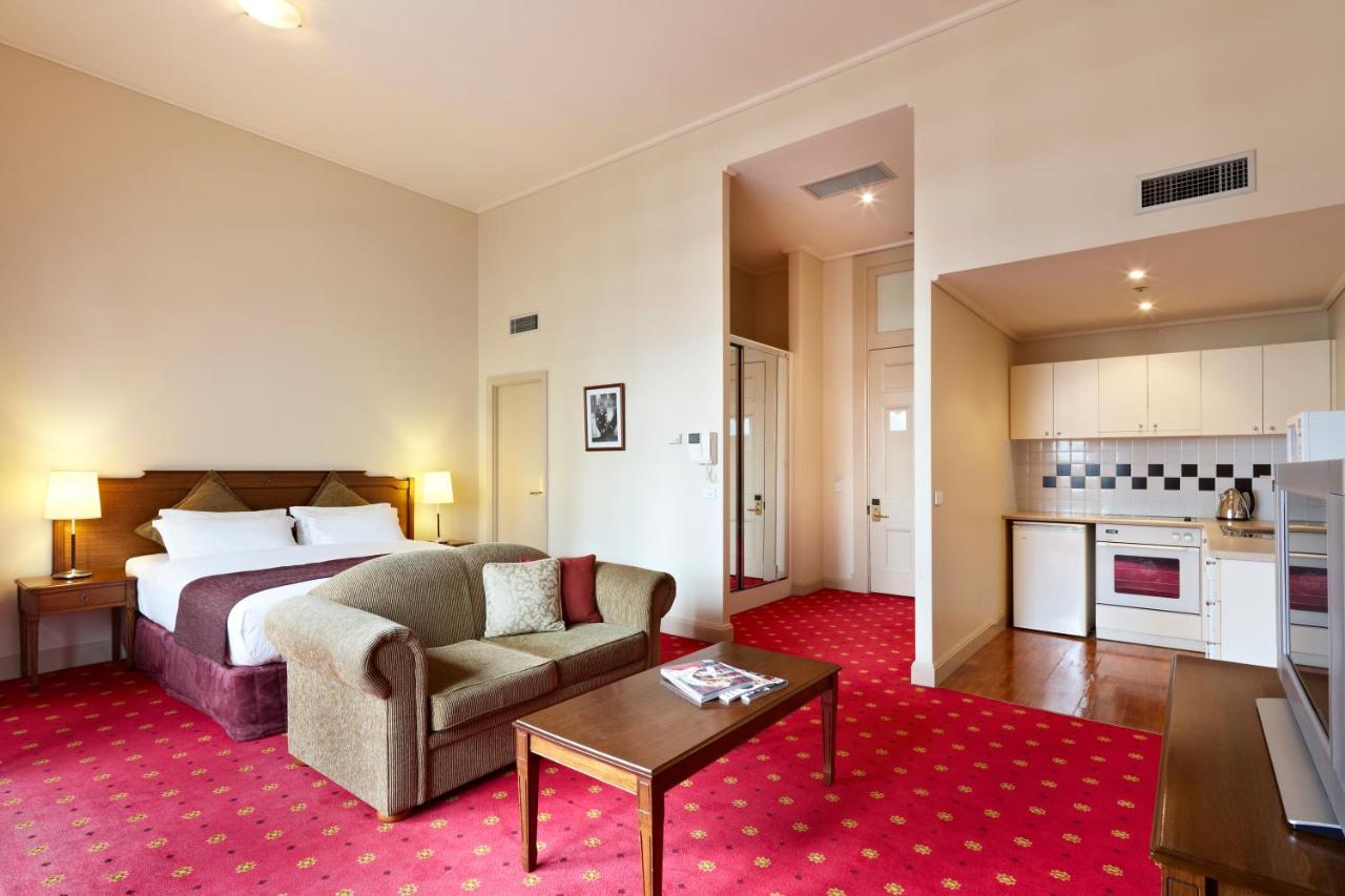 Grand Hotel Melbourne photo