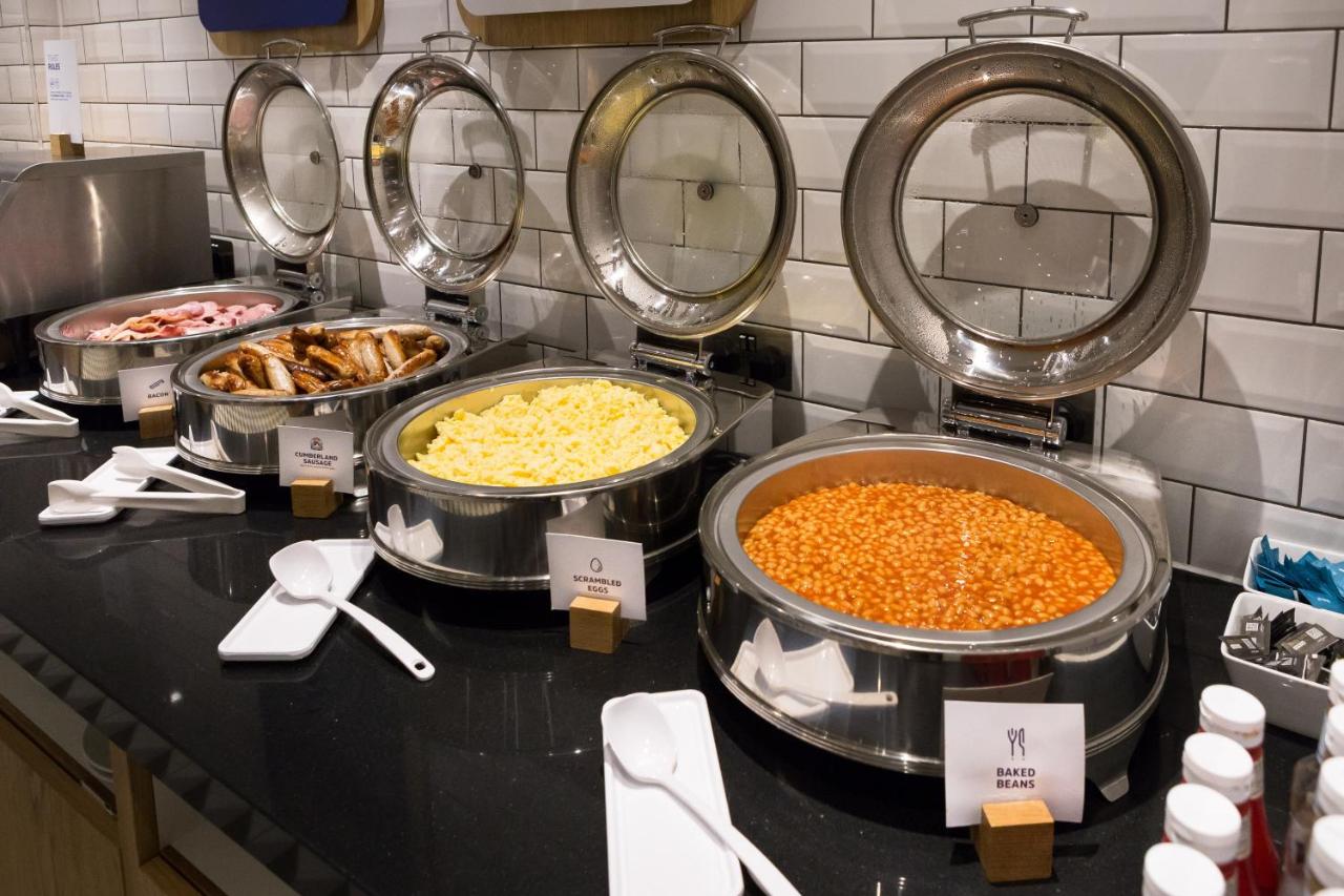 Holiday Inn Express London - Watford Junction, an IHG Hotel photo