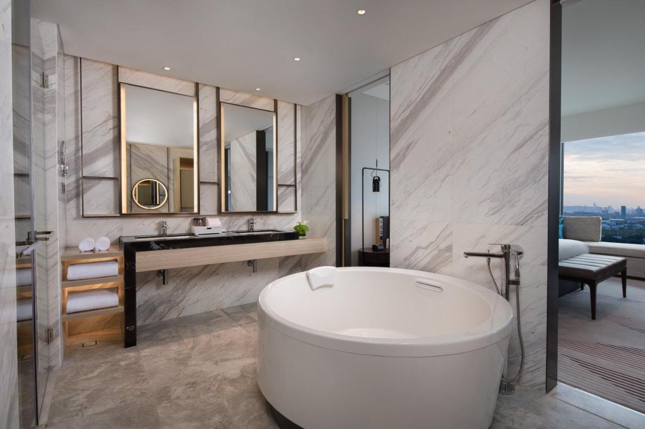 Crowne Plaza Foshan Nanhai, an IHG Hotel photo