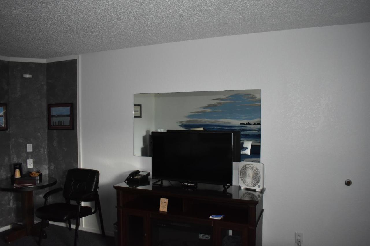 Lighthouse Cove Inn — photo 12