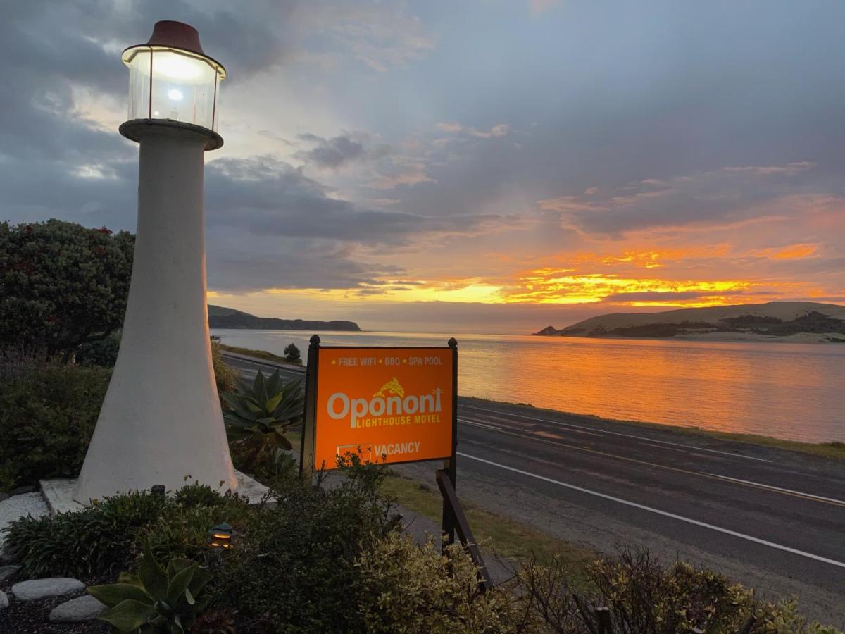 Image: Opononi Lighthouse Motel